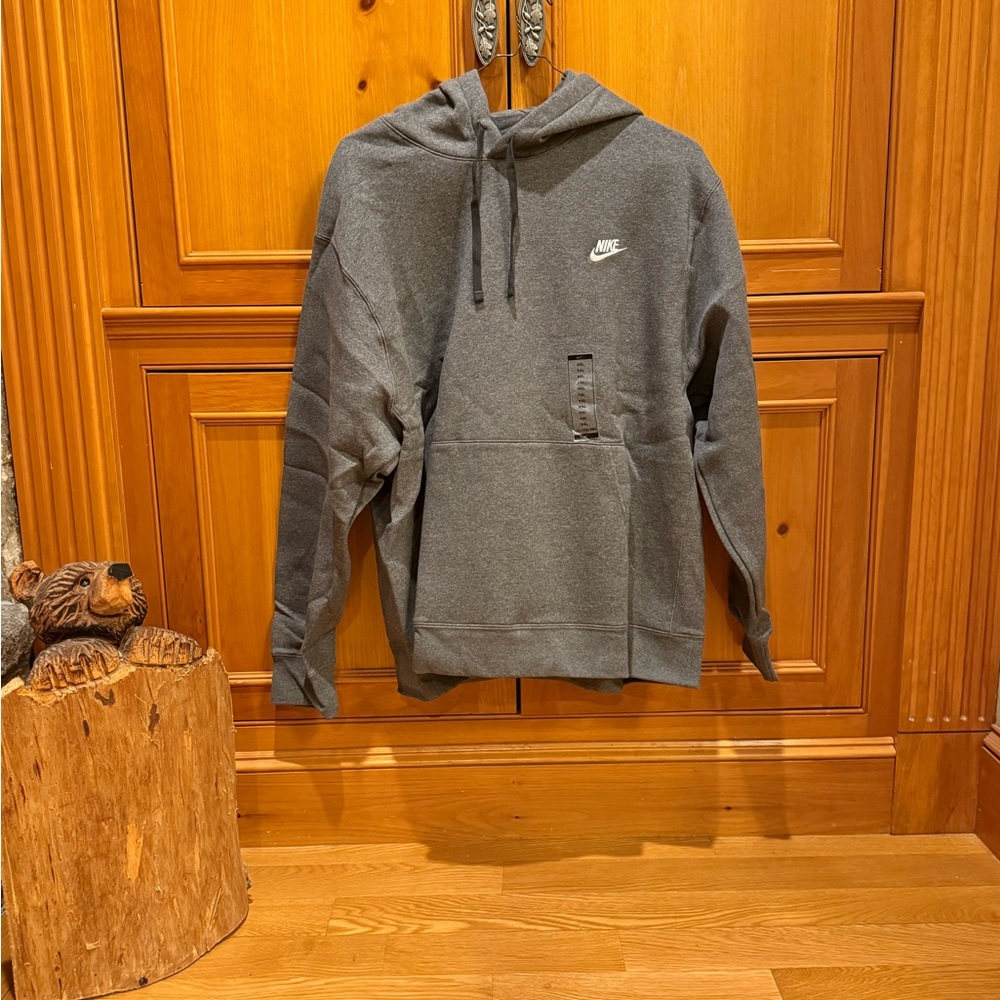 NIKE men’s Sportswear Club Fleece Hoodie - Picture 4 of 13